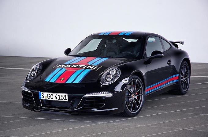 FOTO's: Speciale Porsche 911 Carrera S Martini Racing Edition in black and white